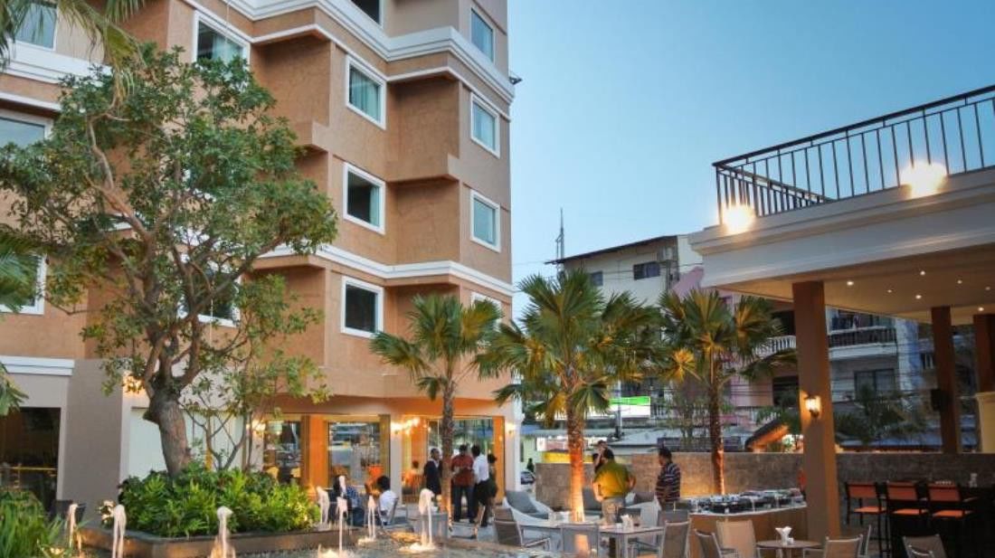 Kudos Parc Pattaya Hotel Exterior photo